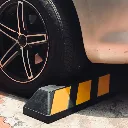 Wheel stopper with tyre